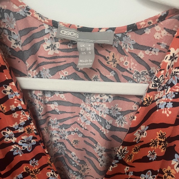 ASOS long sleeve maxi dress, tiger and floral print, size 4 - Picture 3 of 6